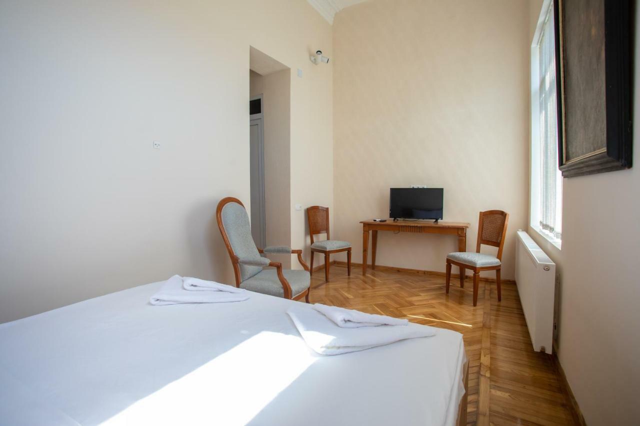 Hotel Veneto Kutaisi Exterior foto